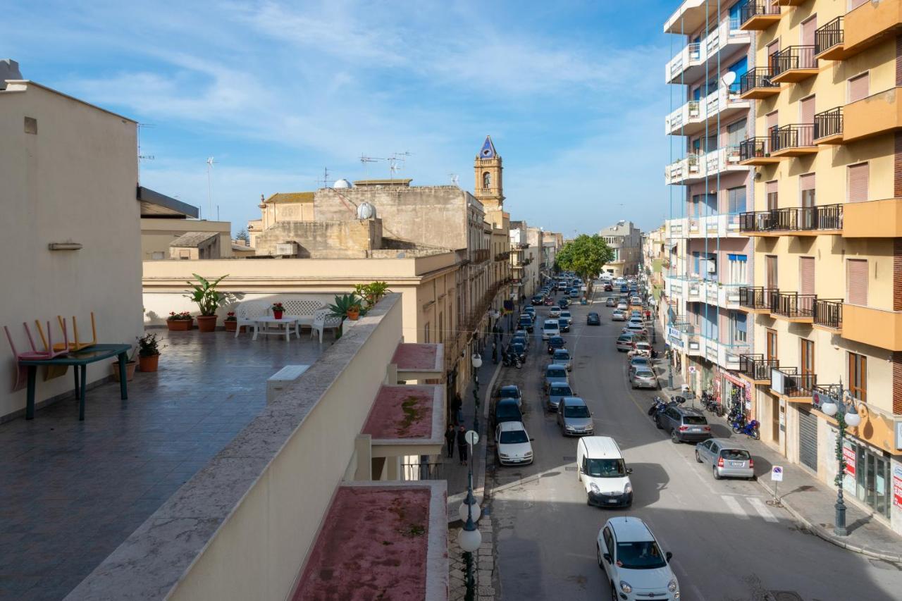 Il Mosaico Family Apartments مازارا ديل فالو المظهر الخارجي الصورة