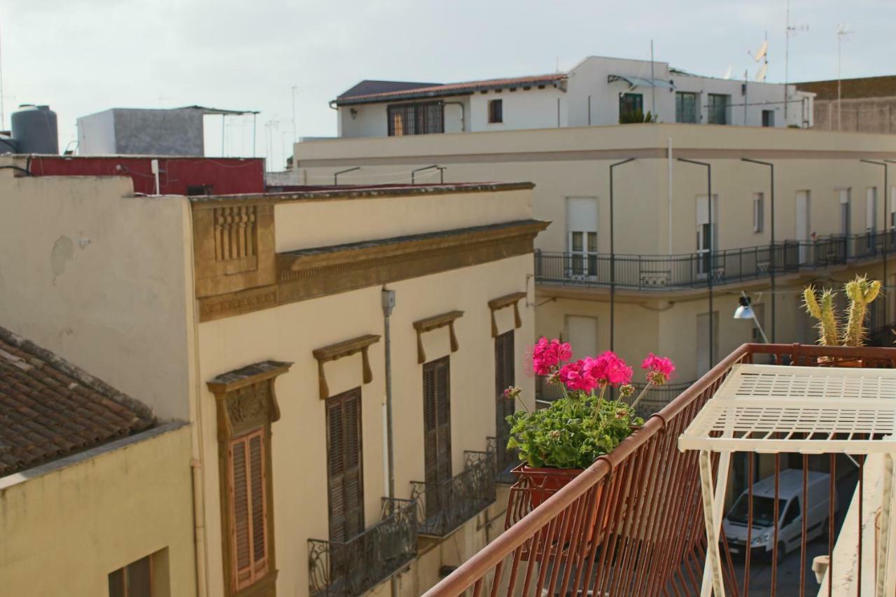 Il Mosaico Family Apartments مازارا ديل فالو المظهر الخارجي الصورة